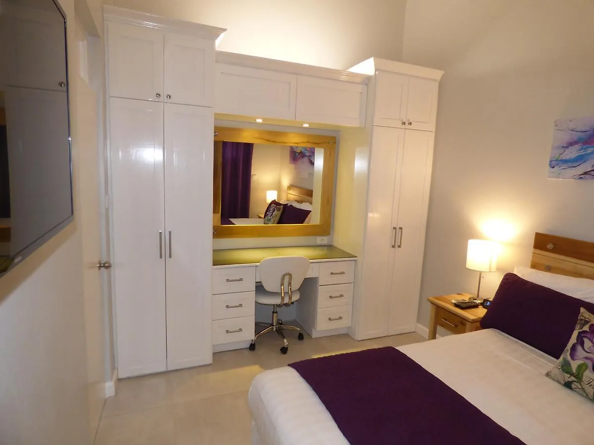Beach Two Bedroom Loft Suite C29 Ocho Rios Daire